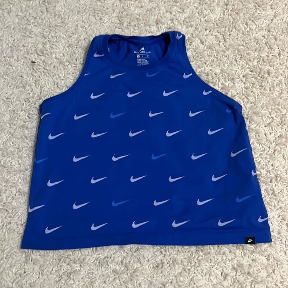 nike nike cropped tee small